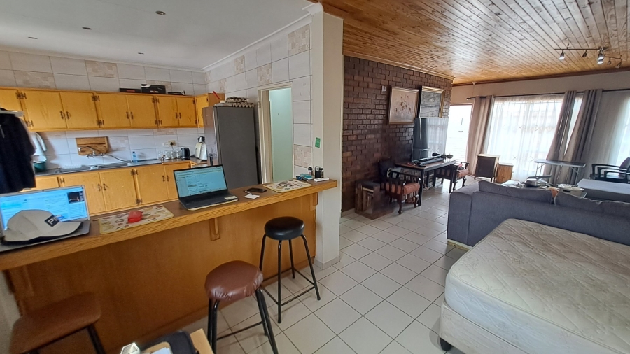 2 Bedroom Property for Sale in Langenhovenpark Free State